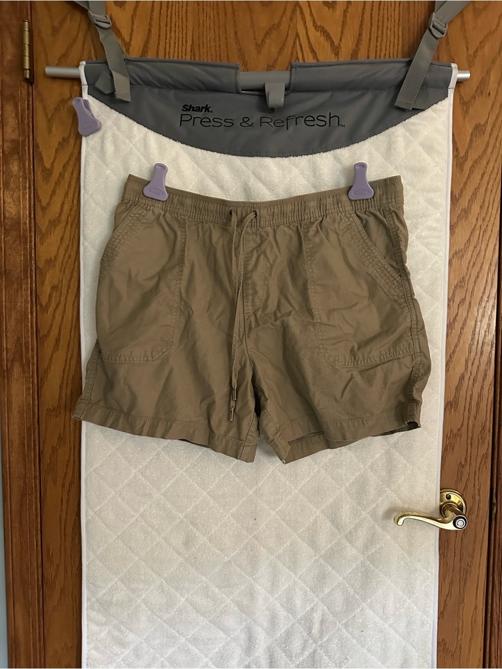 Tahari Olive-Tan Cargo Shorts with Drawstring